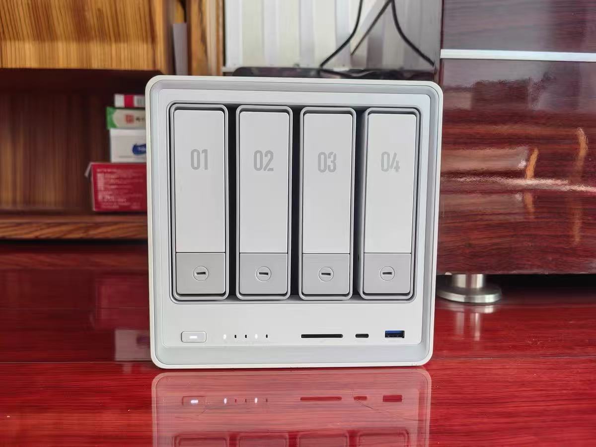 TLF Ugreen DXP4800 Plus 4-Bay  – Ddr5 8Gb Bewertung und Preis